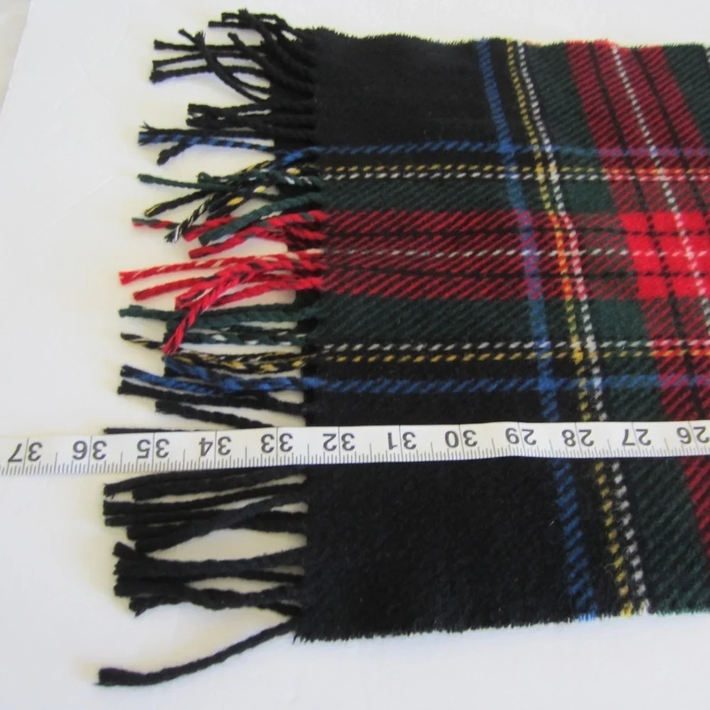 GAP Scraf Men's Tartan‎ Plaid Black/Red 100% Wool Made in Italy Cozy Comfort